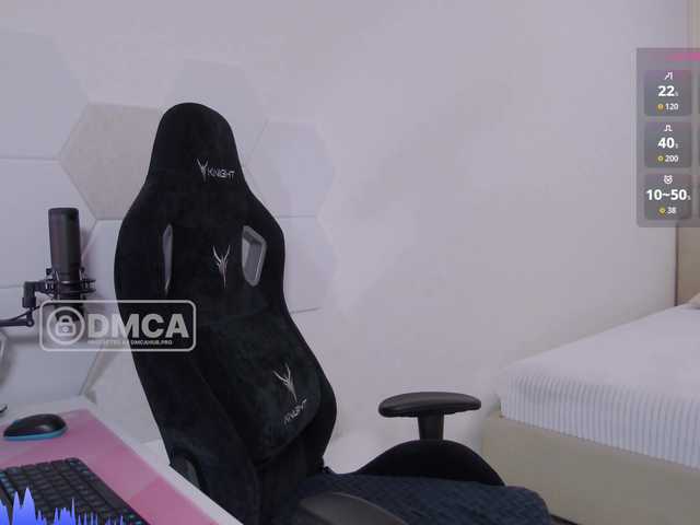 Sky-QueenI live cam on BongaCams
