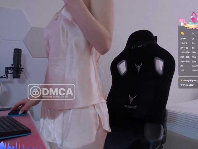Sky-QueenI live cam on BongaCams