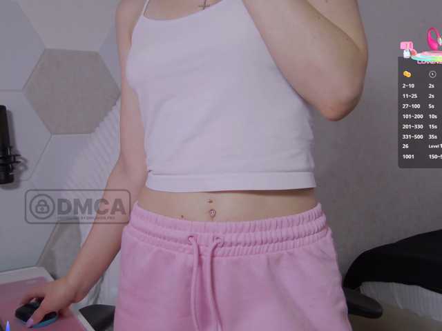 Sky-QueenI live cam on BongaCams