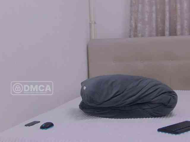 Sky-QueenI Sex Cam Show