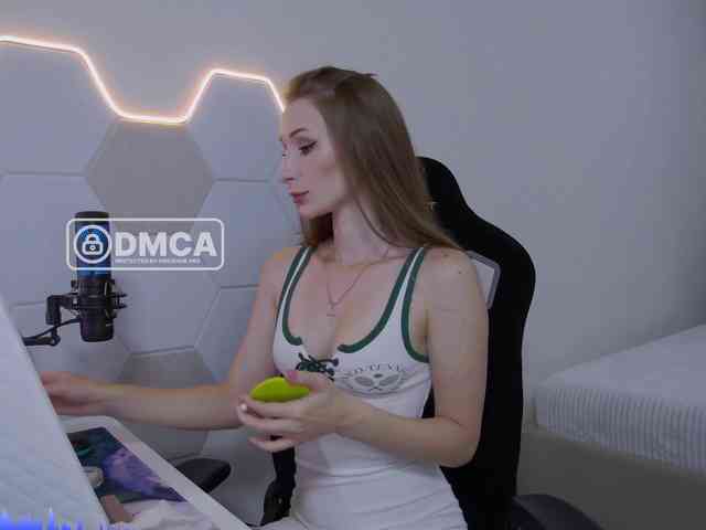 Sky-QueenI Sex Cam Show