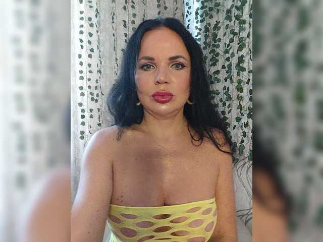 Kirakedi live cam on BongaCams