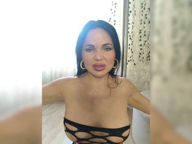 Kirakedi live cam on BongaCams