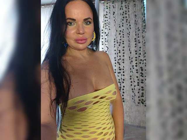 Kirakedi live cam on BongaCams