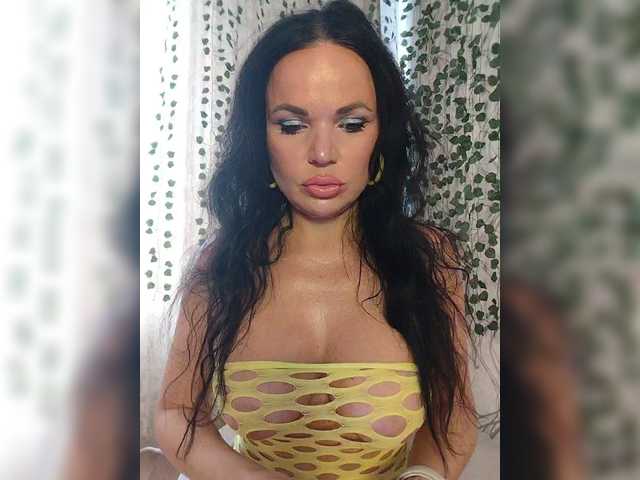 Kirakedi live webcam show