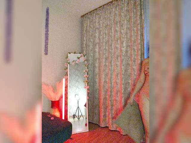 Kirakedi live webcam show