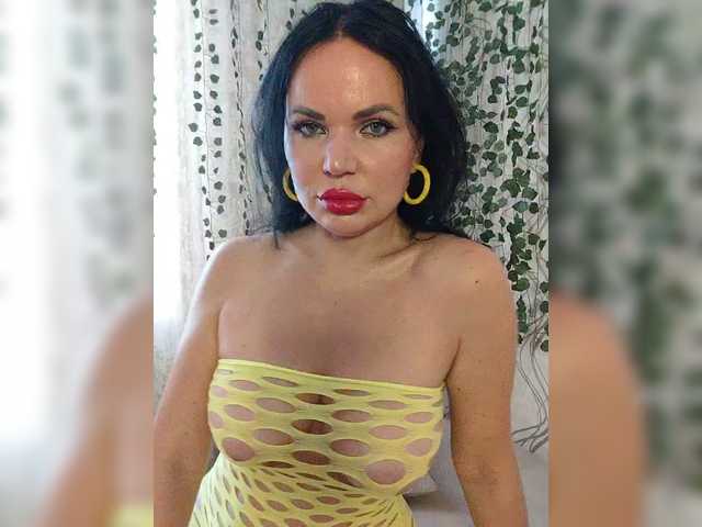 Kirakedi live webcam show