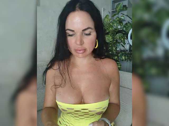 Kirakedi live cam on BongaCams