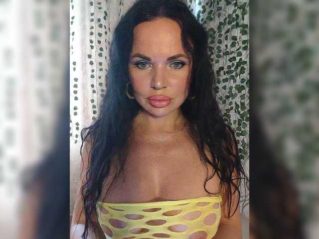 Kirakedi live cam on BongaCams