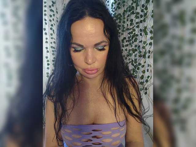 Kirakedi live cam on BongaCams