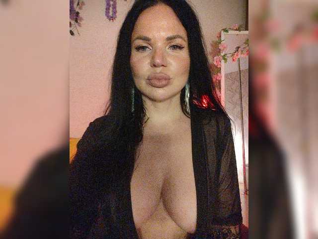 Kirakedi live cam on BongaCams