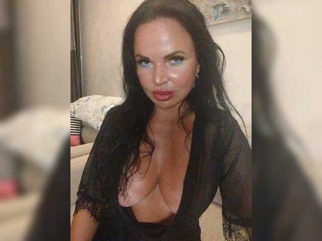 Kirakedi live cam on BongaCams
