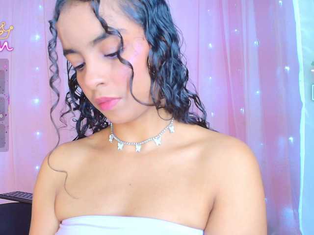 SunnyGilmore live cam on BongaCams