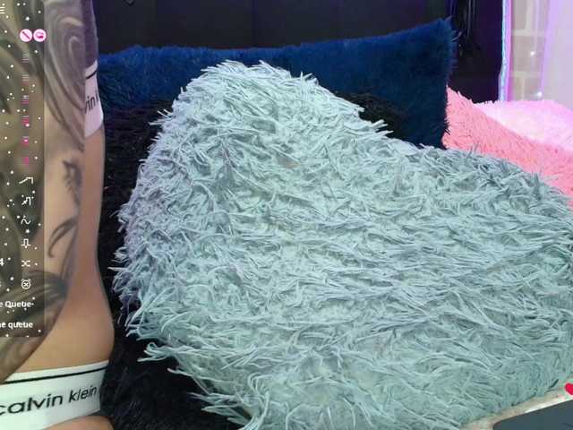 Hannahot69 live cam on BongaCams