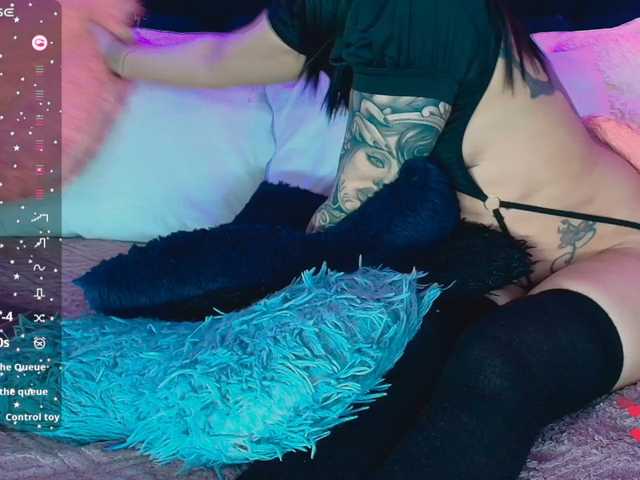 Hannahot69 live cam on BongaCams