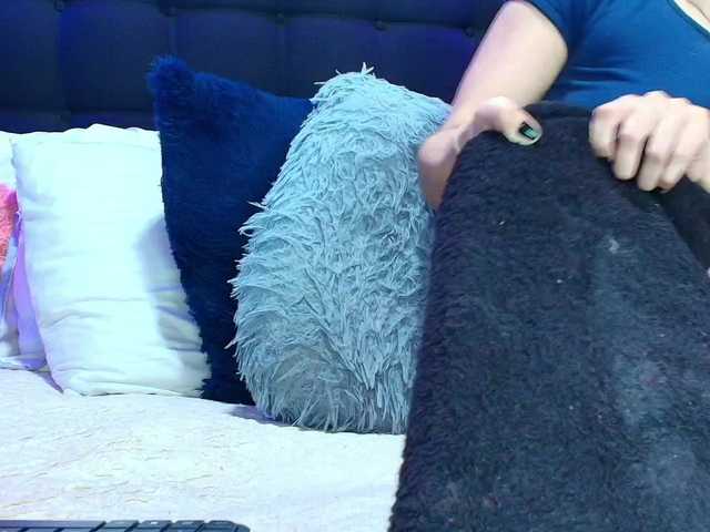 Hannahot69 live cam on BongaCams