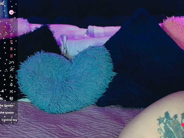 Hannahot69 live cam on BongaCams