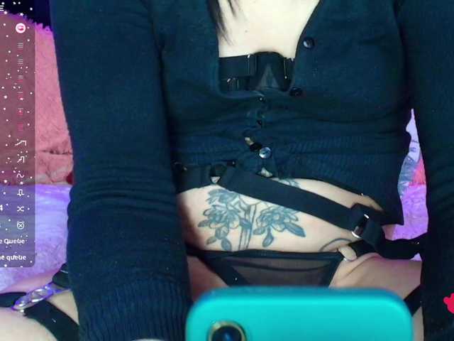 Hannahot69 live cam on BongaCams