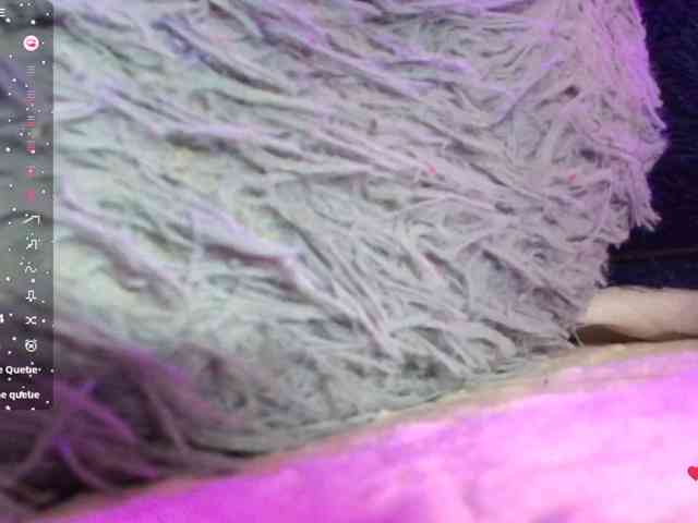 Hannahot69 webcam