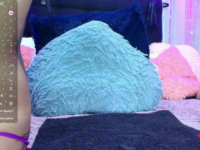 Hannahot69 webcam