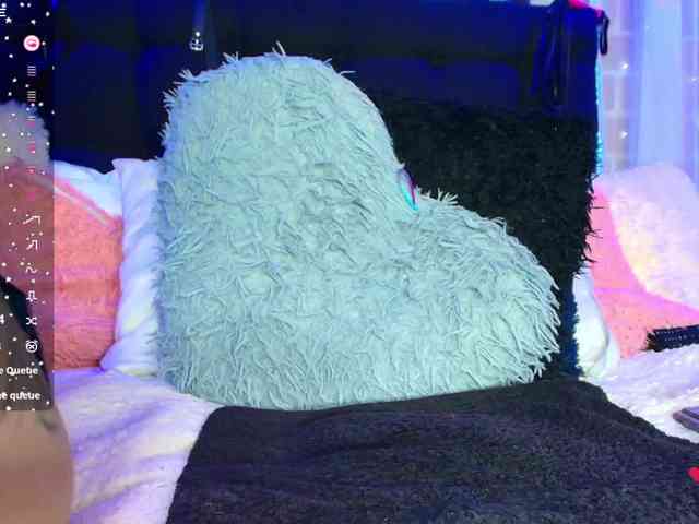 Hannahot69 webcam