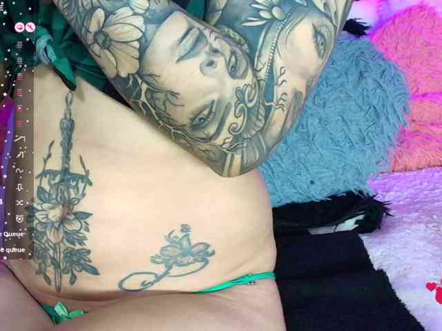 Hannahot69 webcam