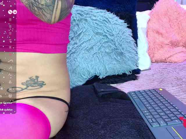 Hannahot69 webcam