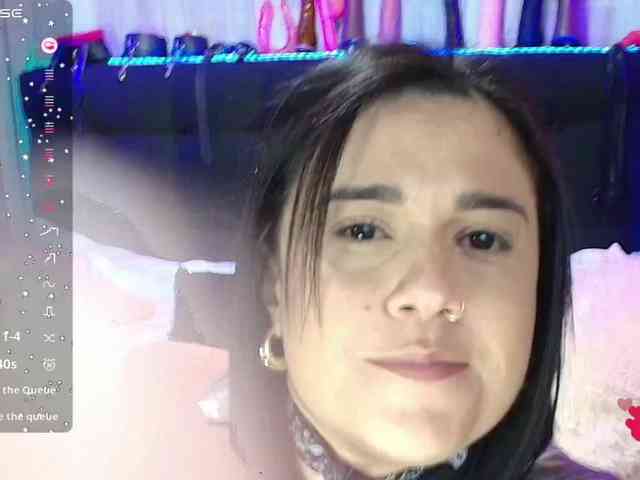 Hannahot69 webcam