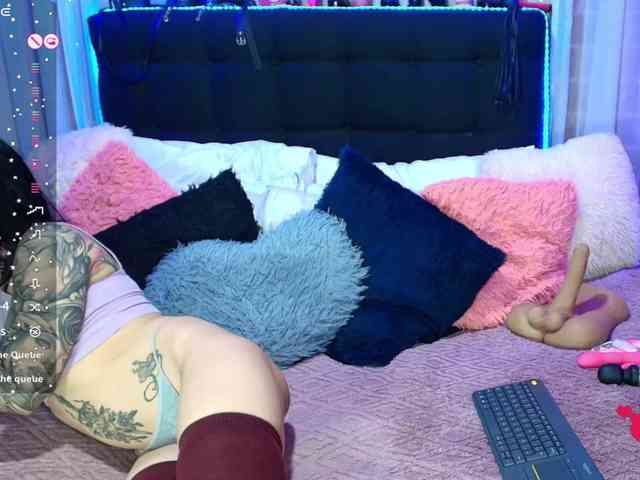 Hannahot69 webcam