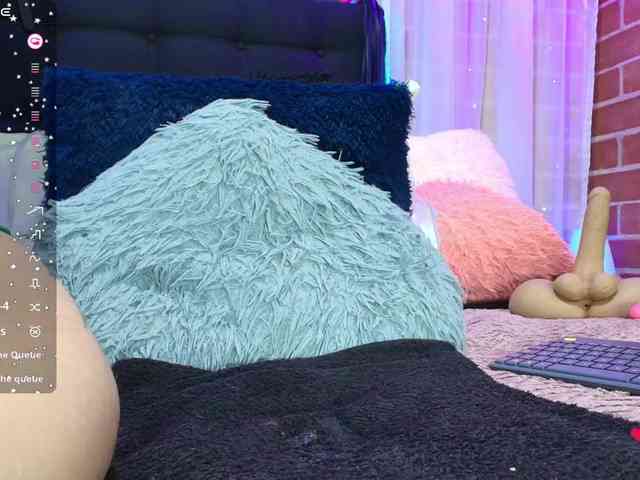 Hannahot69 webcam