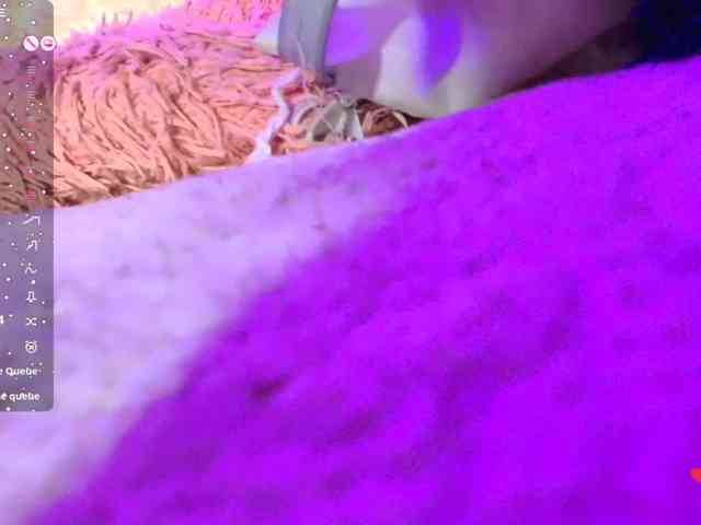 Hannahot69 webcam