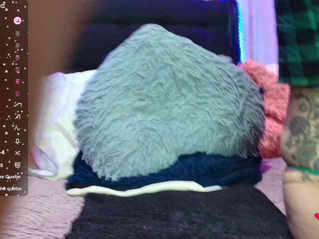 Hannahot69 webcam