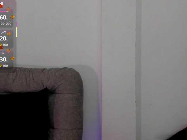 Liily-moore live cam on BongaCams