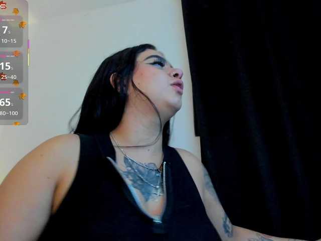 Liily-moore live cam on UnifiedCams