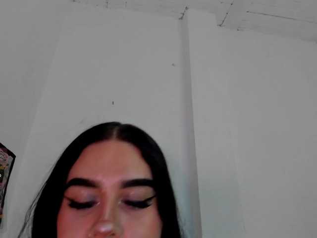 Liily-moore live cam preview