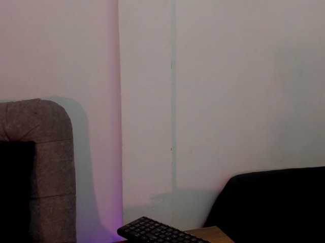 Liily-moore live cam on BongaCams
