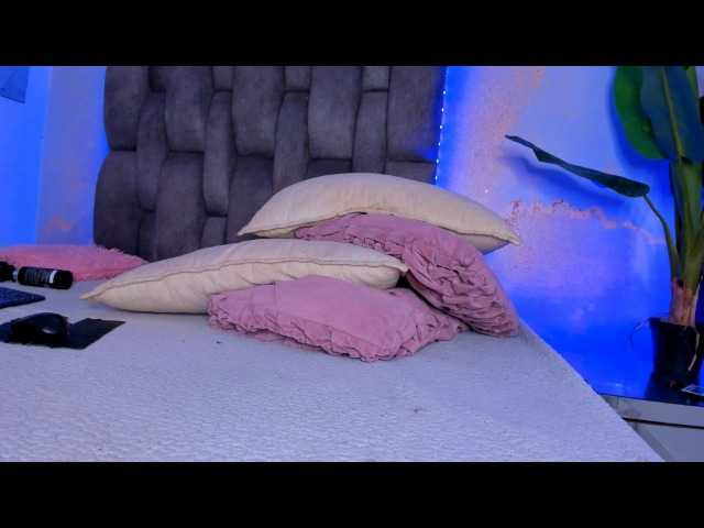 camilawhitee live webcam show