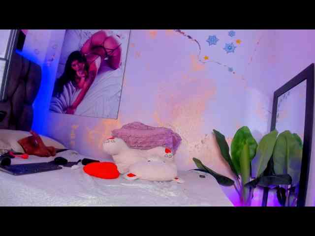 camilawhitee webcam