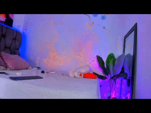 camilawhitee webcam