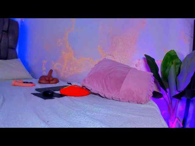camilawhitee webcam