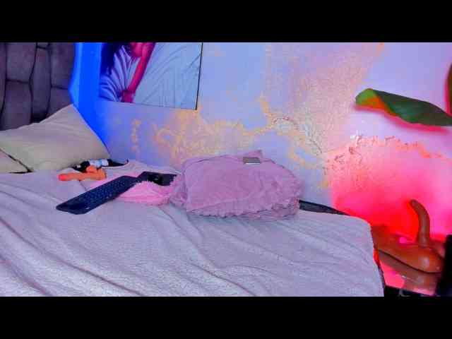 camilawhitee webcam