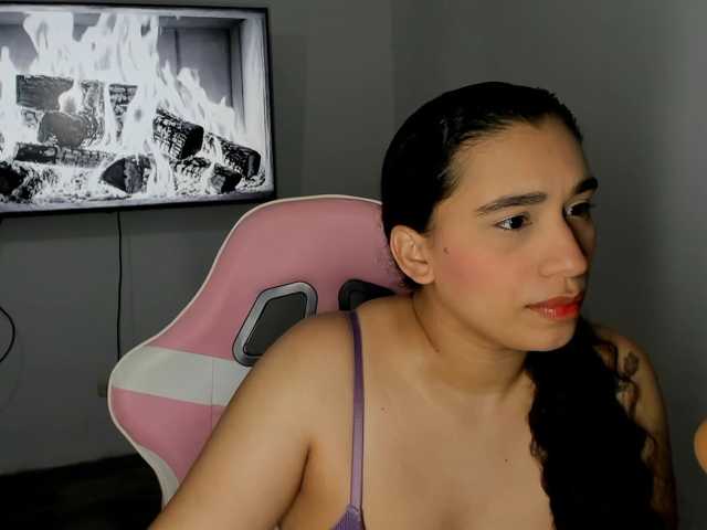 JADDE_LUXXY live cam on BongaCams