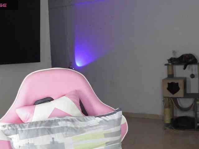JADDE_LUXXY webcam