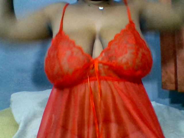 Saminahh live cam on BongaCams