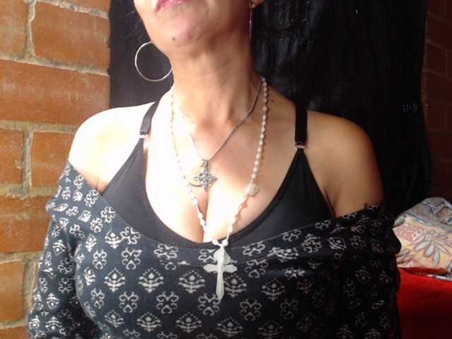 AlexandrinaFenix live cam on BongaCams