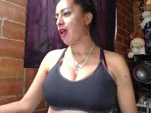 AlexandrinaFenix Live Webcam on BongaCams