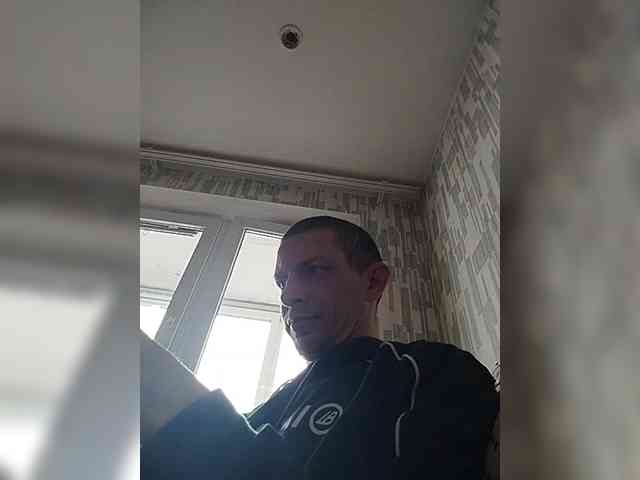 MalchikVZhopePalchik