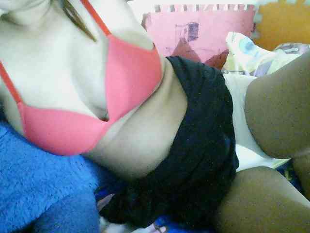 yummyflirtpussy webcam