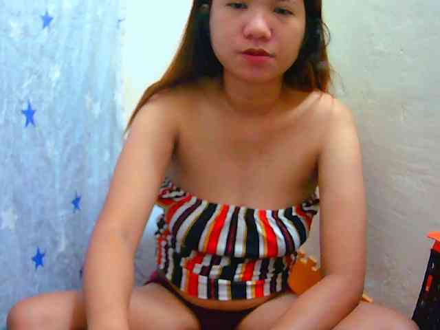 yummyflirtpussy webcam