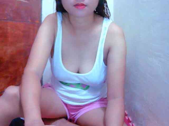 yummyflirtpussy webcam